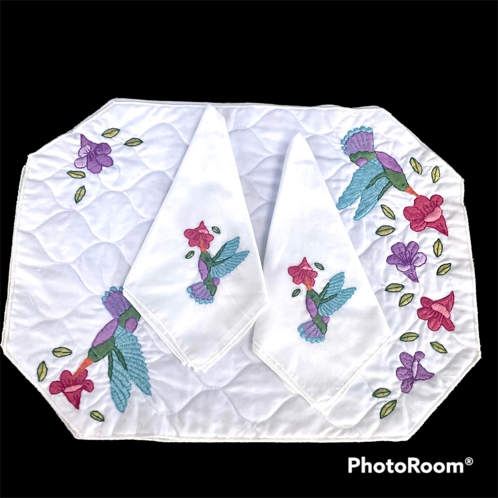 Vintage Needlepoint Hummingbirds Fuchsia Placemats Napkins